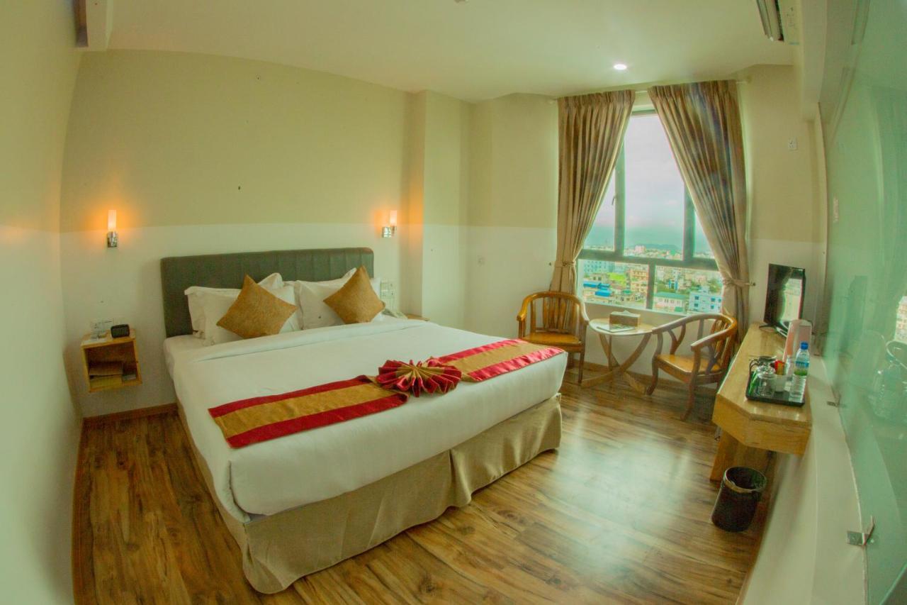 Gold Leaf Hotel Mandalay Bagian luar foto
