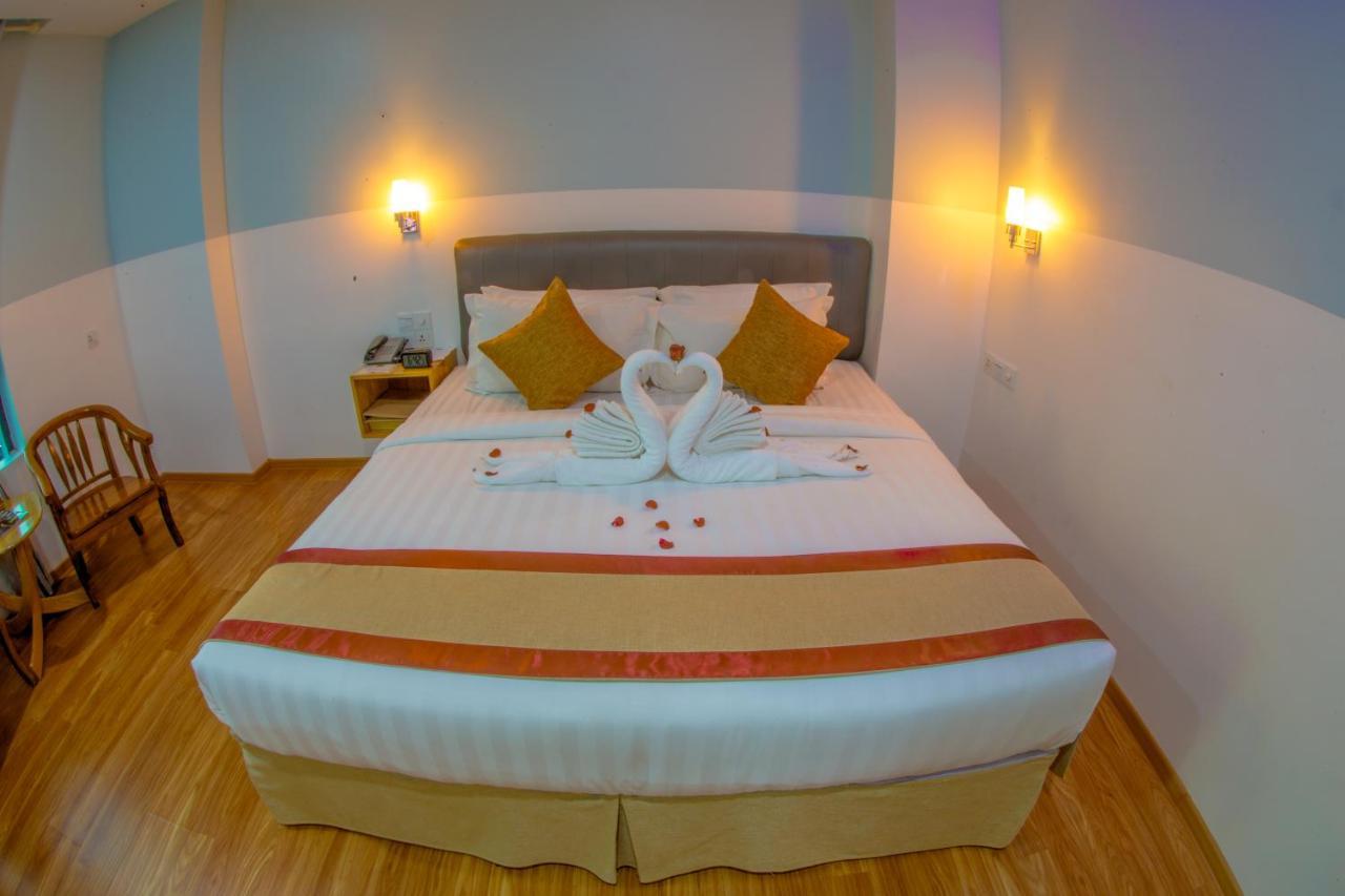 Gold Leaf Hotel Mandalay Bagian luar foto