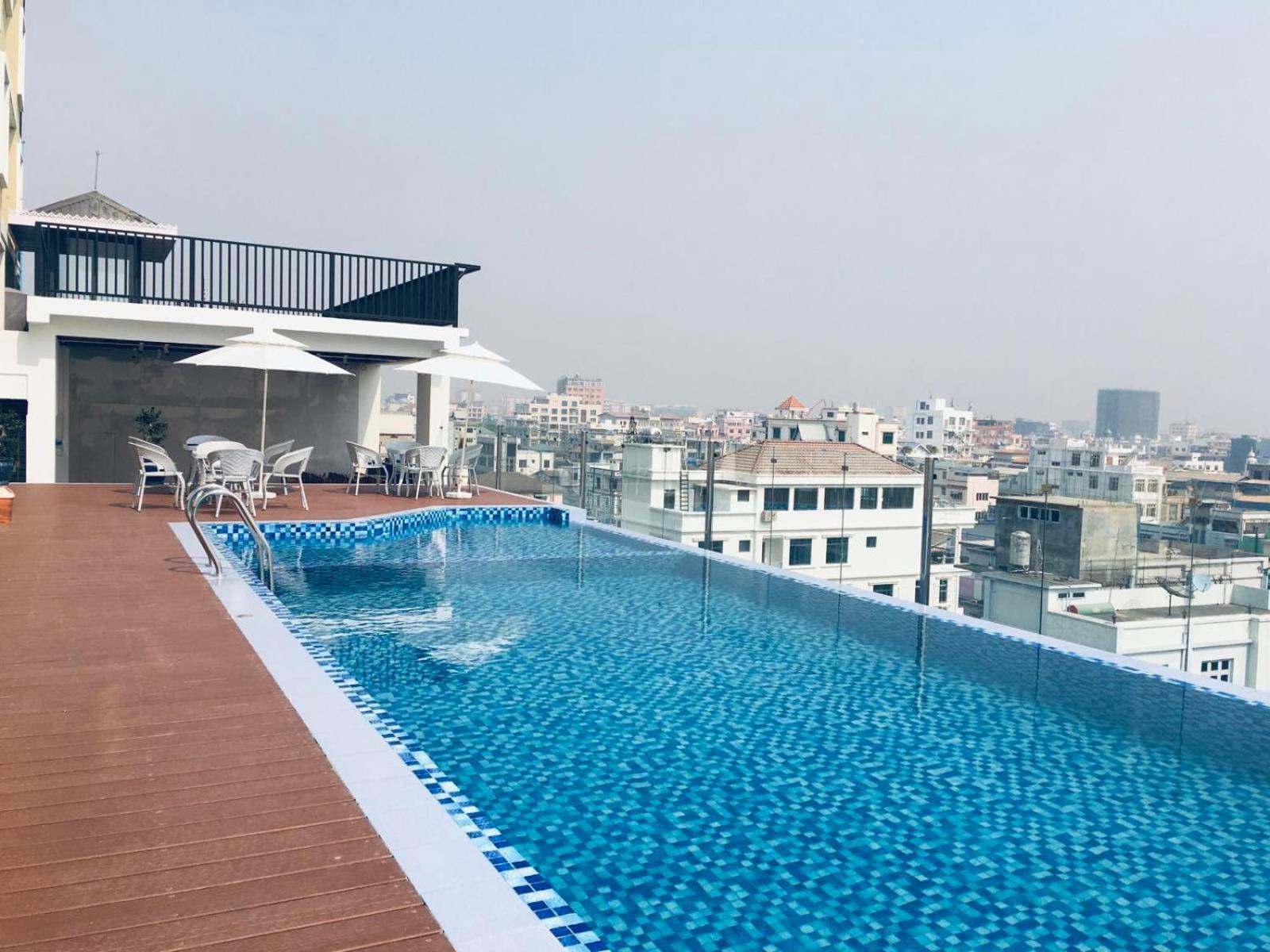 Gold Leaf Hotel Mandalay Bagian luar foto