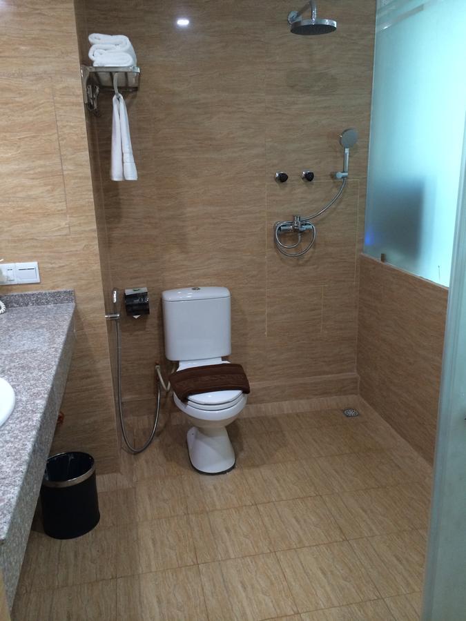 Gold Leaf Hotel Mandalay Bagian luar foto